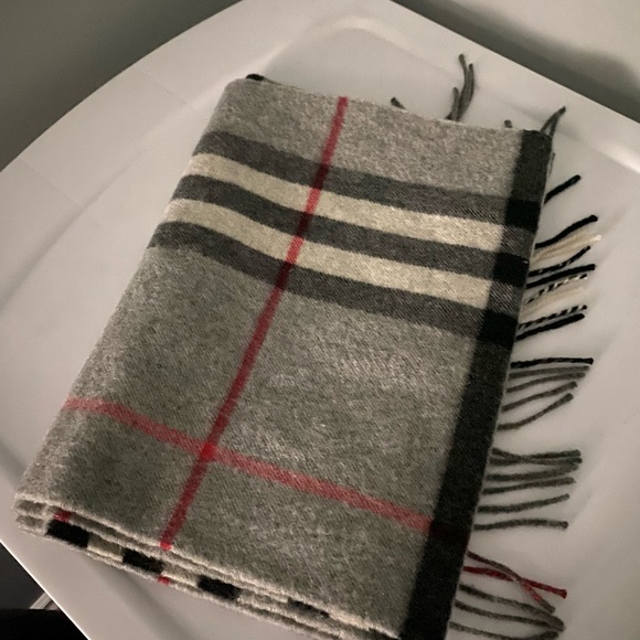 Burberry Scarf - Picture 2 of 3
